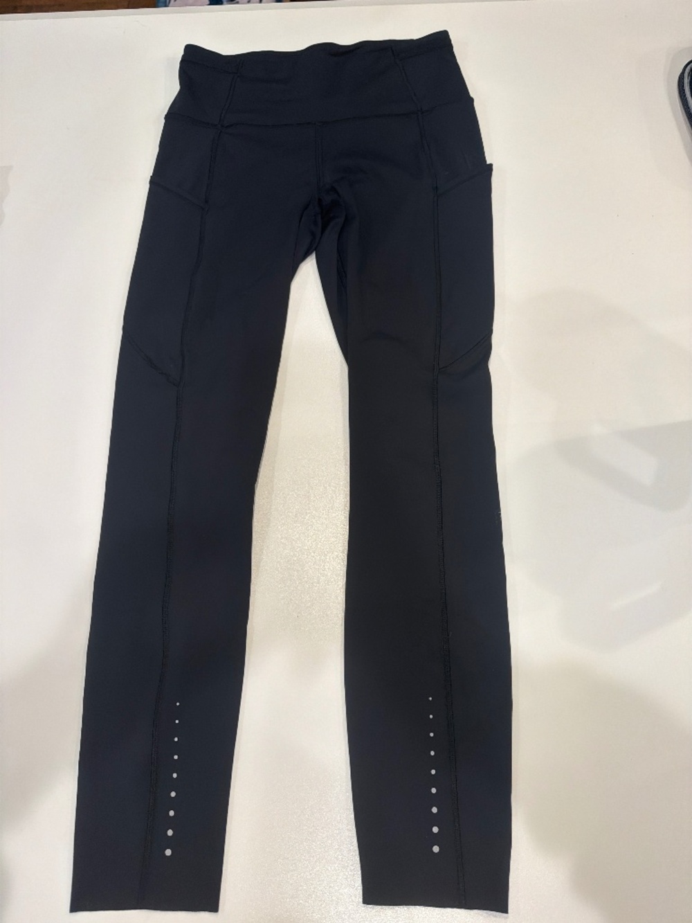 Black Lululemon workout pants
